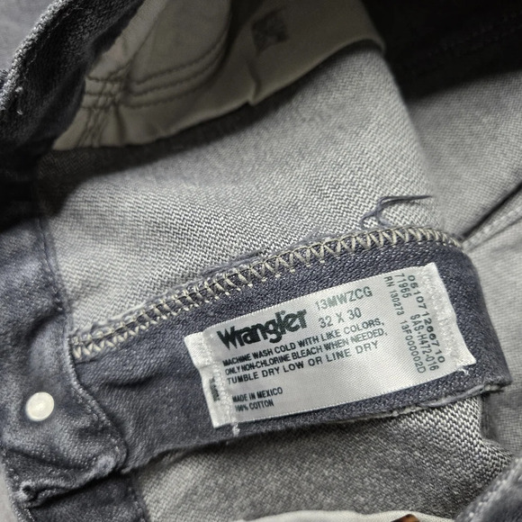 Wrangler Black Washed Out Mens Jean 32x 30 - Picture 5 of 5